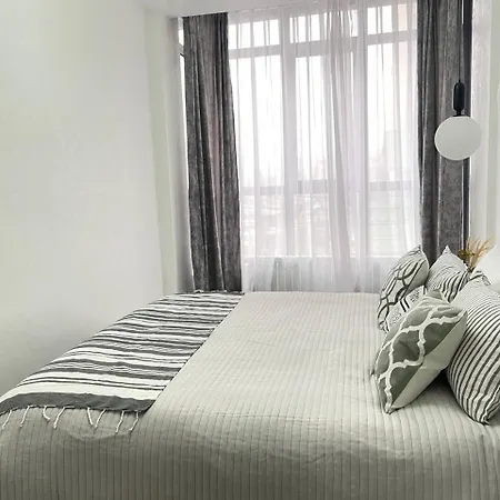 Four Seasons Жк Возле Трц Mega По Розыбакиева Daire Almatı Dış mekan fotoğraf