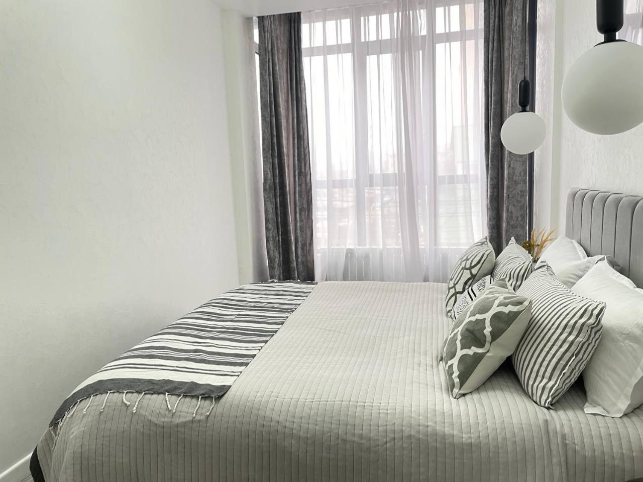 Four Seasons жк возле трц Mega по розыбакиева Apartment *