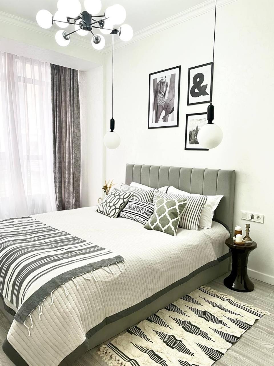 Four Seasons жк возле трц Mega по розыбакиева Apartment Almaty