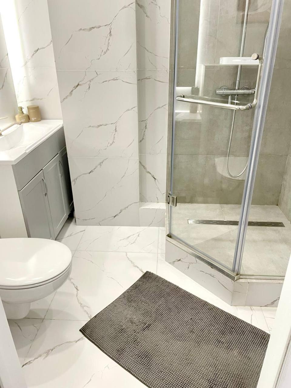 Apartment Four Seasons жк возле трц Mega по розыбакиева *