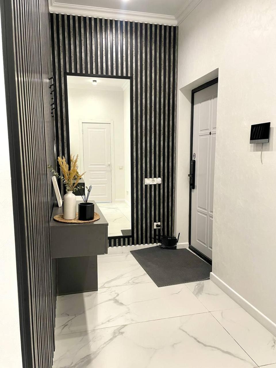 Four Seasons жк возле трц Mega по розыбакиева Apartment
