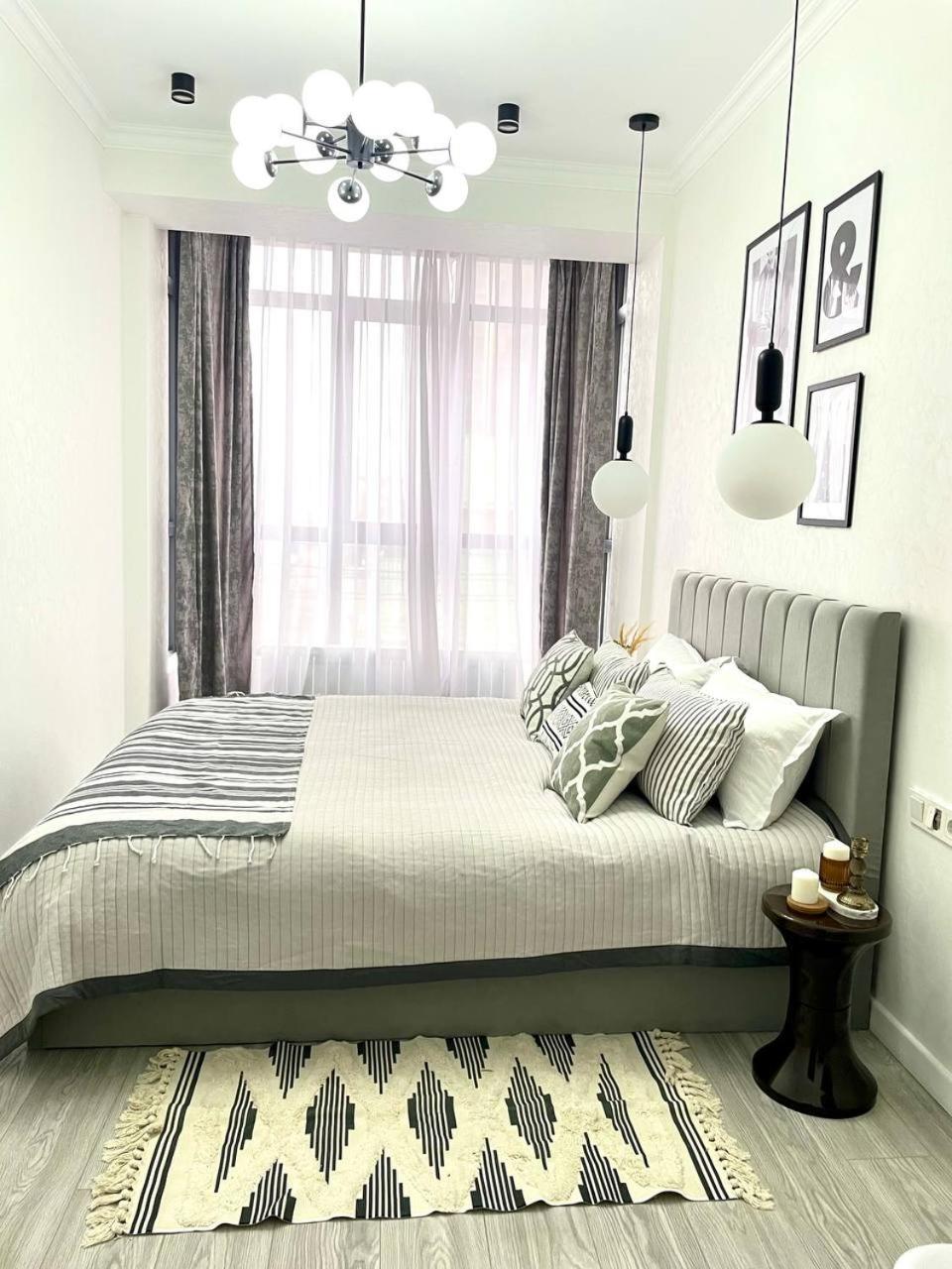 Four Seasons жк возле трц Mega по розыбакиева Apartment Almaty
